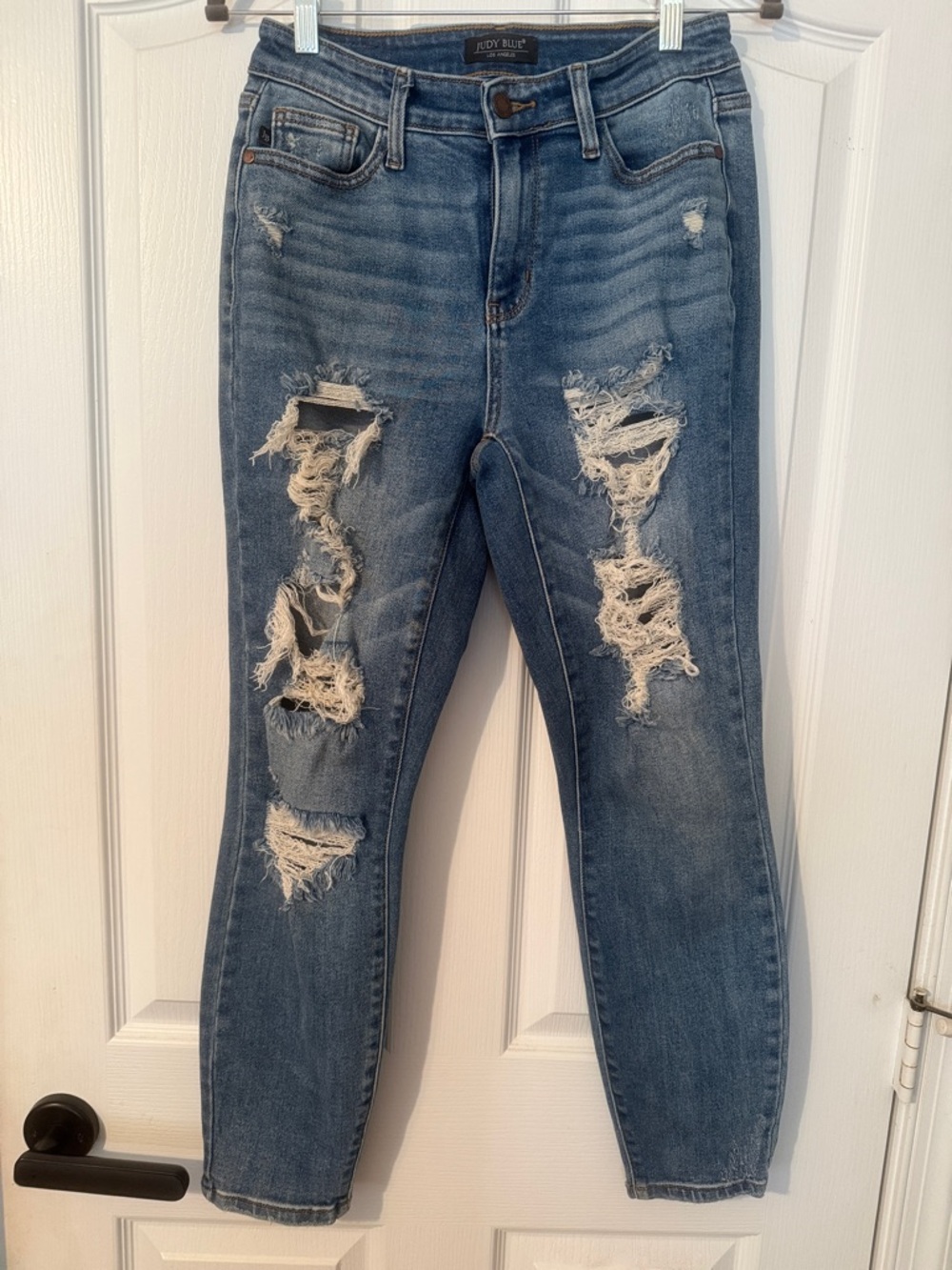 Judy Blue Light-Medium Blue Distressed Boyfriend Fit Jeans 0/24